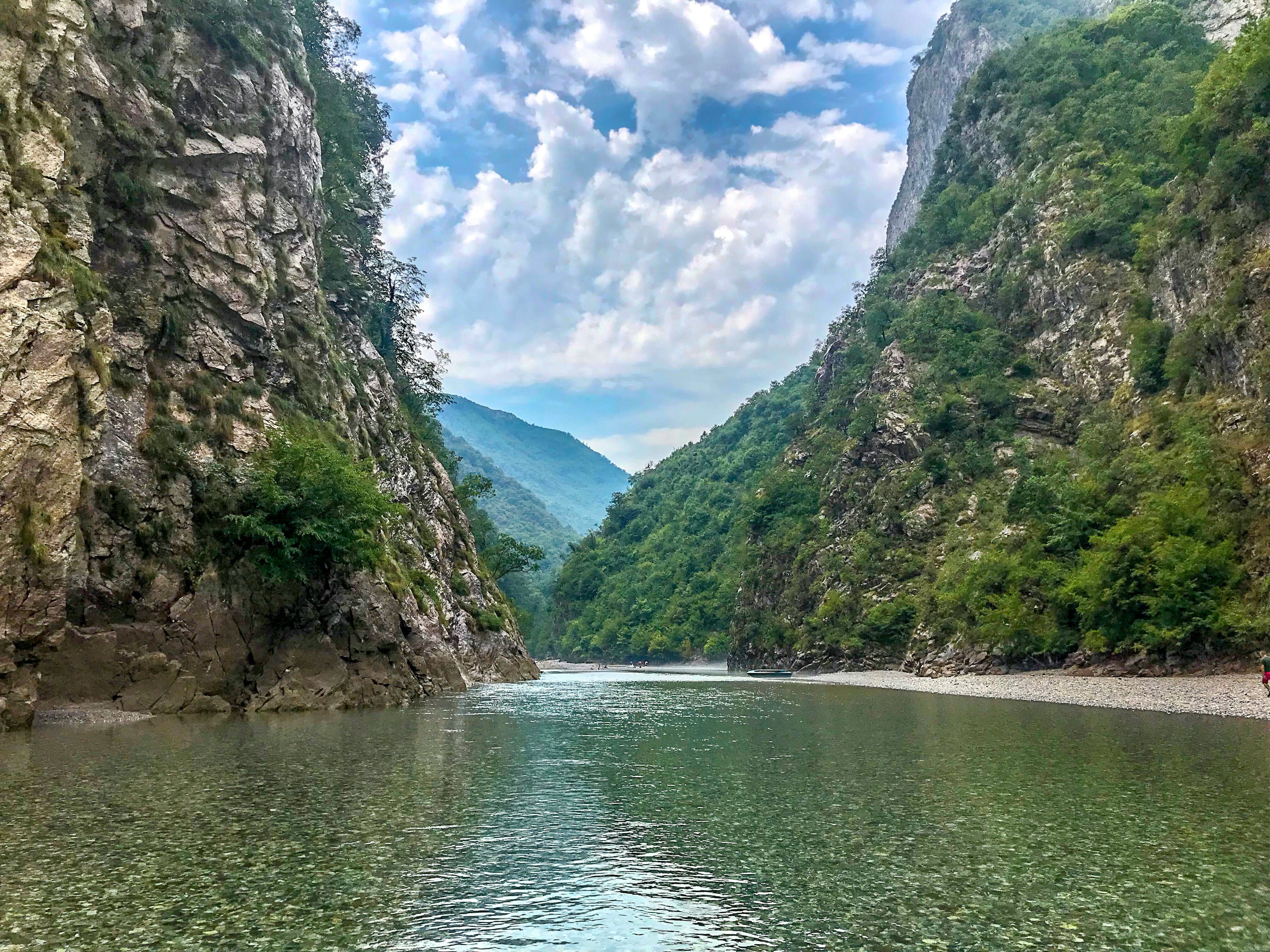 If you want to disconnect from mass tourism, Albania is the country for you. Between hikes in the north of the country, small villages inland, or paradise spots on the Albanian coast, you'll feel like you're enjoying extraordinary landscapes far from the beaten path! Albania will sometimes seem frozen in time, a real change of scenery...